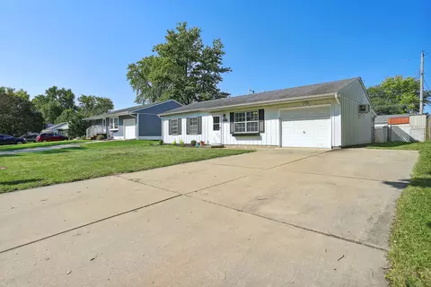 Exterior - 1007 Maplepark Dr, Champaign, IL 61821 photo 1 of 4