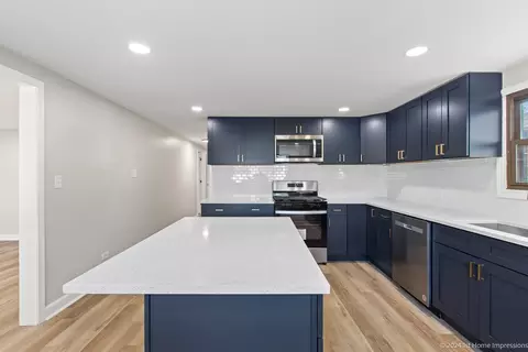 Kitchen - 3537 Morgan St, Steger, IL 60475 photo 4 of 8
