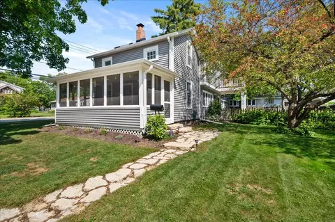 127 Garfield St, Geneva, IL 60134
