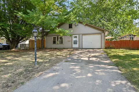 3 Winrock Rd, Montgomery, IL 60538