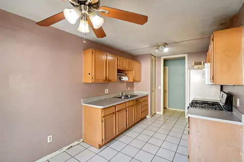 Kitchen - 3 Winrock Rd, Montgomery, IL 60538 photo 1 of 5