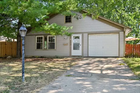 Exterior - 3 Winrock Rd, Montgomery, IL 60538 photo 2 of 8