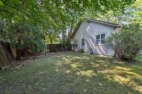 Exterior - 3 Winrock Rd, Montgomery, IL 60538 photo 5 of 8