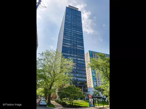 3150 N Lake Shore Dr #19A, Chicago, IL 60657