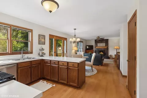 5021 Adele Dr, Gurnee, IL 60031 photo 5