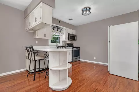 1105 Bartel Rd, Joliet, IL 60433 photo 8