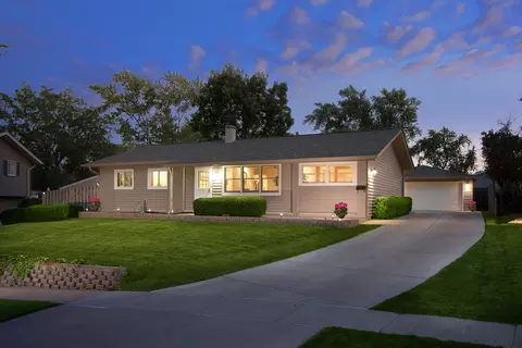 515 Frederick Ln, Hoffman Estates, IL 60169
