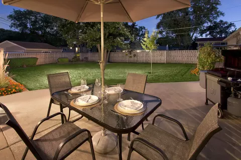 515 Frederick Ln, Hoffman Estates, IL 60169 photo 2