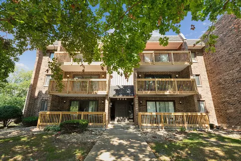 3734 215th St #201, Matteson, IL 60443