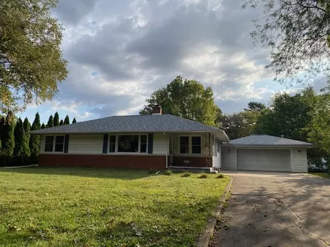 1910 S Race St, Urbana, IL 61801