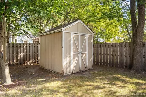 921 Smith Ct, Batavia, IL 60510 photo 33