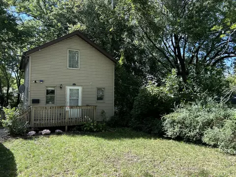 210 Carbaugh Ave, Rockford, IL 61101