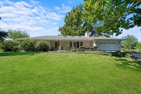 9040 S 83rd Ave, Hickory Hills, IL 60457