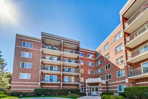 6450 W Berteau Ave #208, Chicago, IL 60634