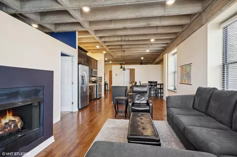 Living - 811 S Lytle St #506, Chicago, IL 60607 photo 2 of 2