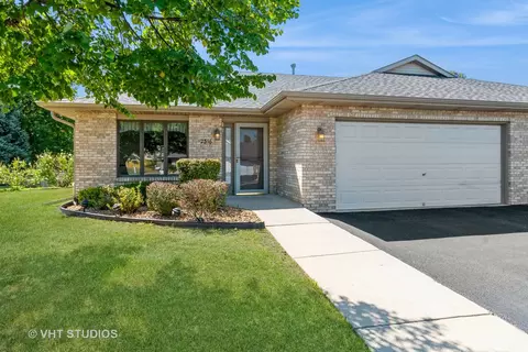 2516 Par Four Ct, Joliet, IL 60436