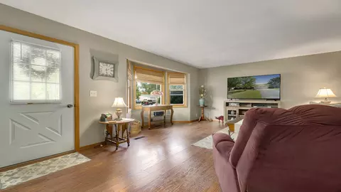 136 E Russell St, Rockton, IL 61072 photo 3