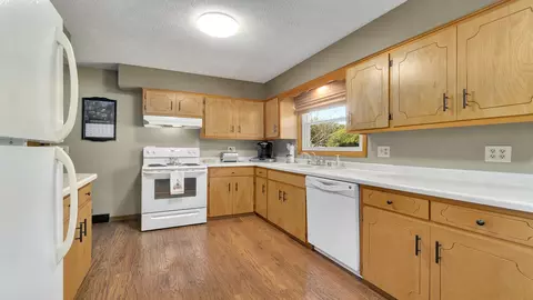 136 E Russell St, Rockton, IL 61072 photo 8