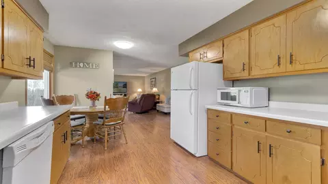 136 E Russell St, Rockton, IL 61072 photo 10