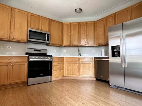 Kitchen - 660 Prestwick Ln #302, Wheeling, IL 60090 photo 1 of 2