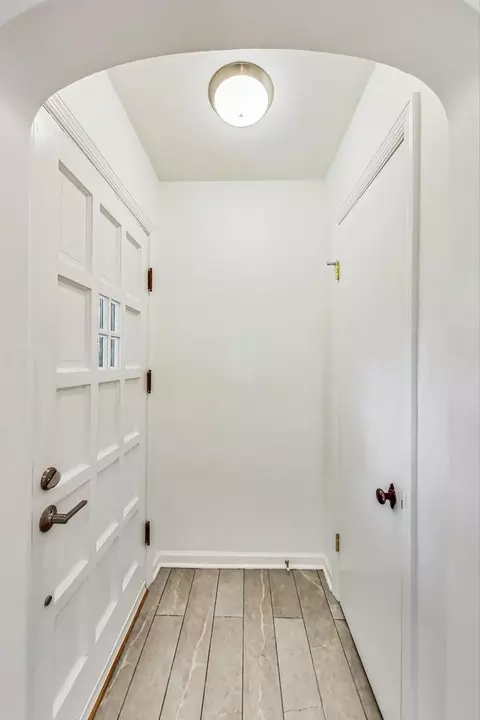 Entry Way - 1768 Whitcomb Ave, Des Plaines, IL 60018 photo 1 of 1