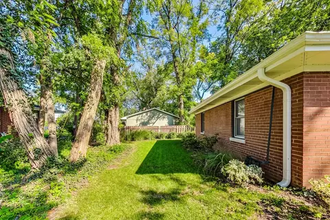 Exterior - 1768 Whitcomb Ave, Des Plaines, IL 60018 photo 8 of 9