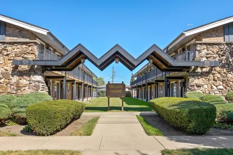 3721 Ruby St #206S, Schiller Park, IL 60176