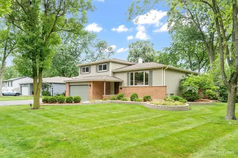 30 W105 Argyll Ln, Naperville, IL 60563