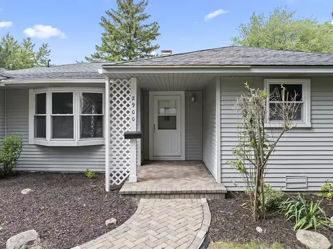2900 Swallow Ln, Rolling Meadows, IL 60008 photo 3
