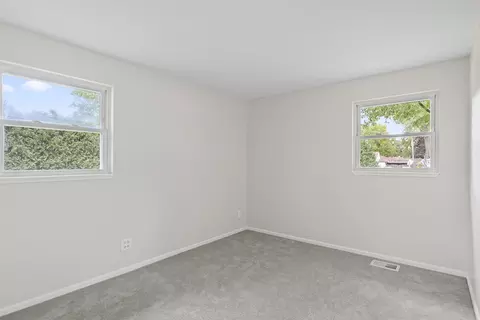 2900 Swallow Ln, Rolling Meadows, IL 60008 photo 24
