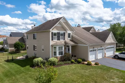 2102 Bluebird Ln, Yorkville, IL 60560