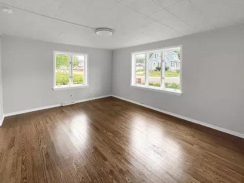 Living - 112 E 5th St, Belvidere, IL 61008 photo 2 of 4