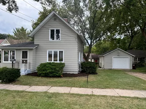 112 E 5th St, Belvidere, IL 61008