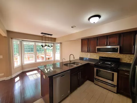 4904 Turnberry Dr, Hoffman Estates, IL 60010 photo 8