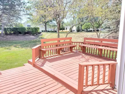 4904 Turnberry Dr, Hoffman Estates, IL 60010 photo 17