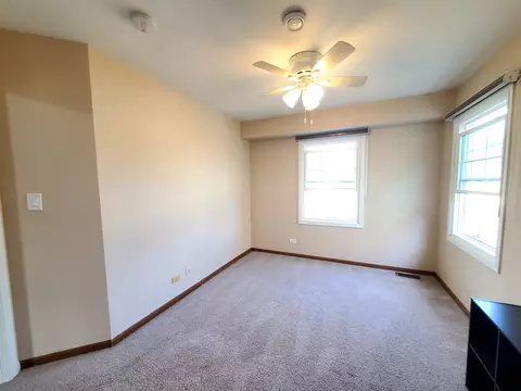 4904 Turnberry Dr, Hoffman Estates, IL 60010 photo 35