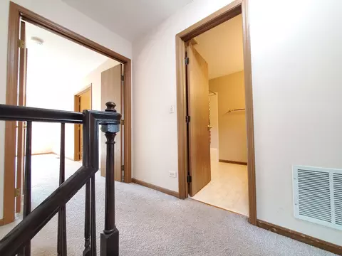 4904 Turnberry Dr, Hoffman Estates, IL 60010 photo 21