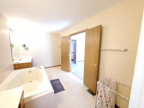 4904 Turnberry Dr, Hoffman Estates, IL 60010 photo 30