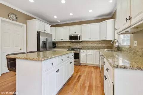 13765 Capista Dr, Plainfield, IL 60544 photo 5