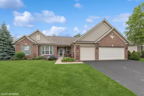12662 Bluebell Ave, Huntley, IL 60142