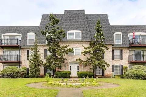 5000 Carriageway Dr #313, Rolling Meadows, IL 60008