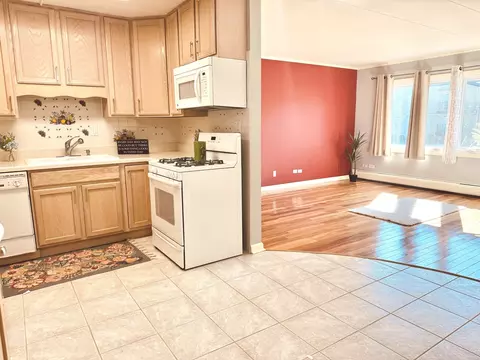 11025 S Keating Ave #201, Oak Lawn, IL 60453