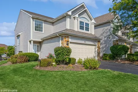 921 Mesa Dr, Lake In The Hills, IL 60156
