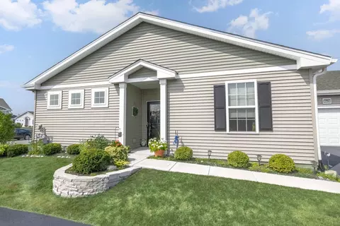 1704 Southern Cir #1704, Pingree Grove, IL 60140