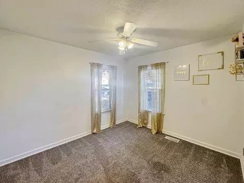 818 Monroe Dr, Freeport, IL 61032 photo 15