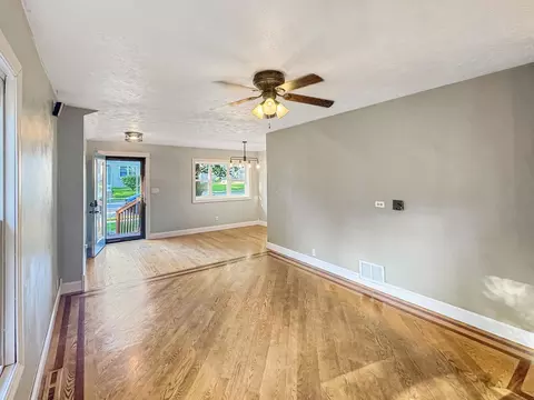 818 Monroe Dr, Freeport, IL 61032 photo 8
