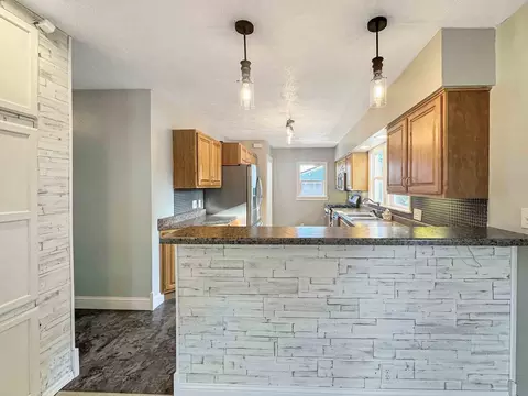 818 Monroe Dr, Freeport, IL 61032 photo 9