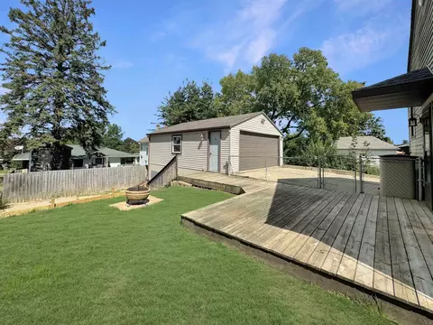 818 Monroe Dr, Freeport, IL 61032 photo 4