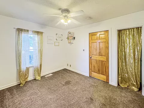 818 Monroe Dr, Freeport, IL 61032 photo 14