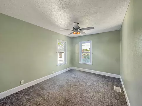 818 Monroe Dr, Freeport, IL 61032 photo 12